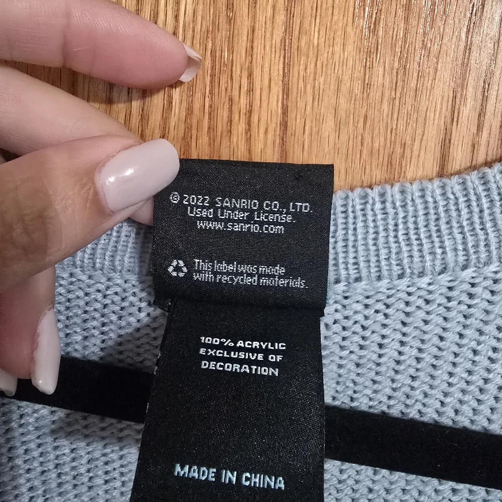 EUC Cinnamoroll Embroidered Girls Oversized Cardigan - Picture 9 of 10